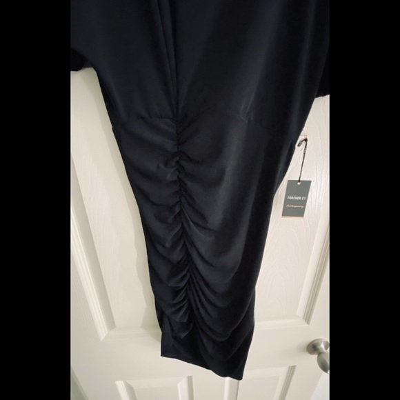 Side ruched dress - Picture 2 of 5